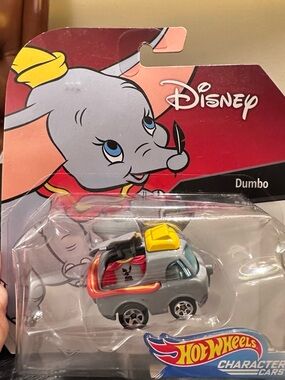 Hot Wheels Disney Dumbo Character Car 2018